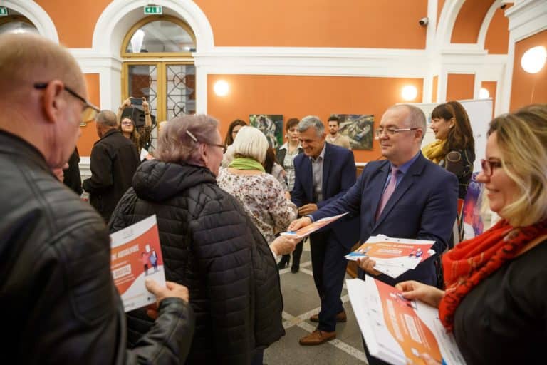 AROBS seniorii digitali